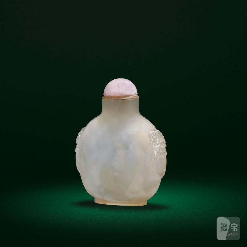十八/十九世紀 瑪瑙鋪首耳鼻烟壺 | A CHALCEDONY AGATE 'BATS' SNUFF BOTTLE - 图6
